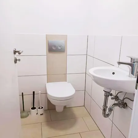 Neues 3zimerhaus Duesseldorf Airport &messe *